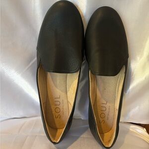 Soul Naturalizer black flats (Ashley).  Soft leather, very comfortable. Size 9.5